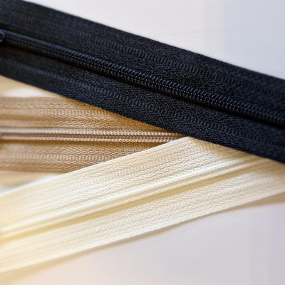 18" #3 Nylon Auto-Lock Zips